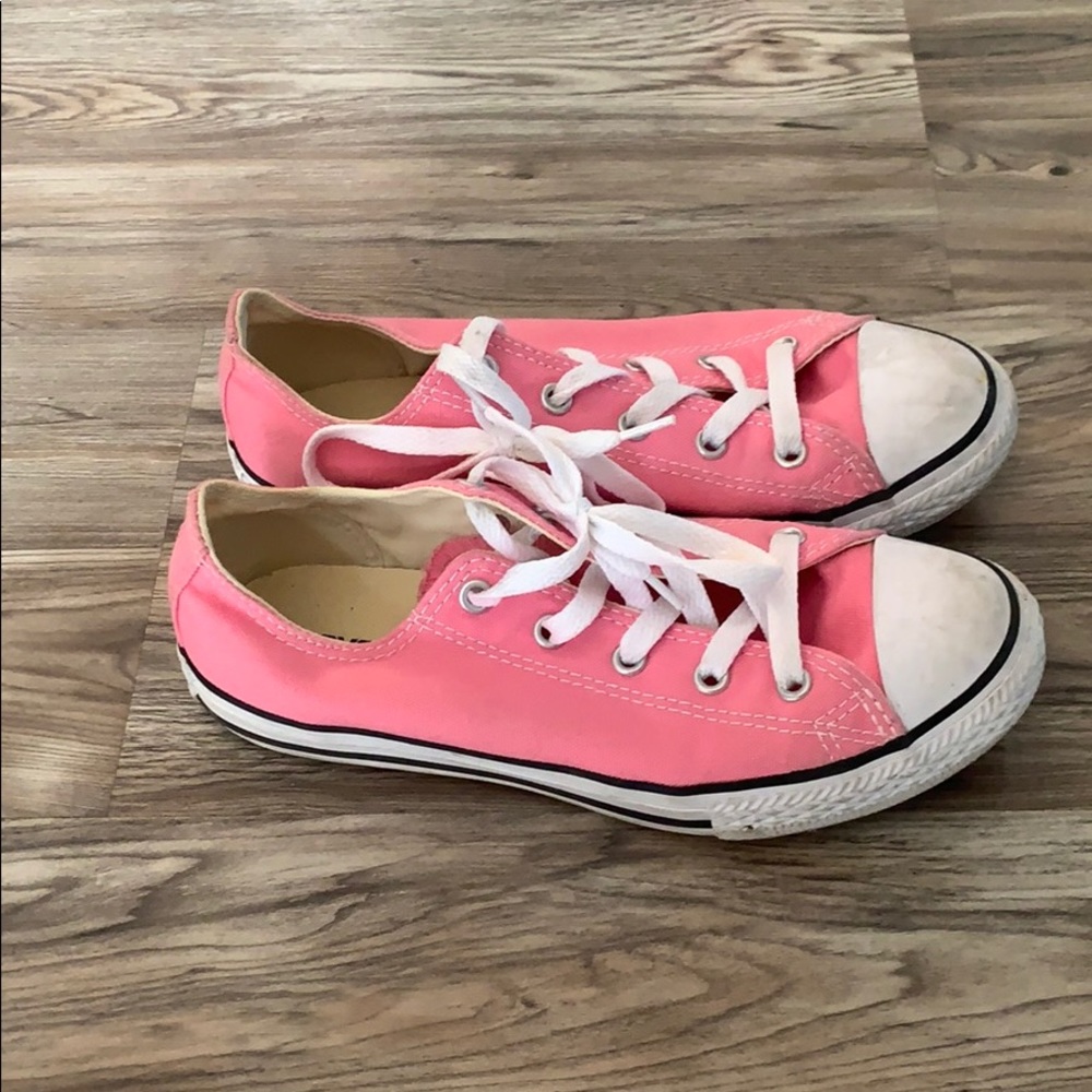Pink converse